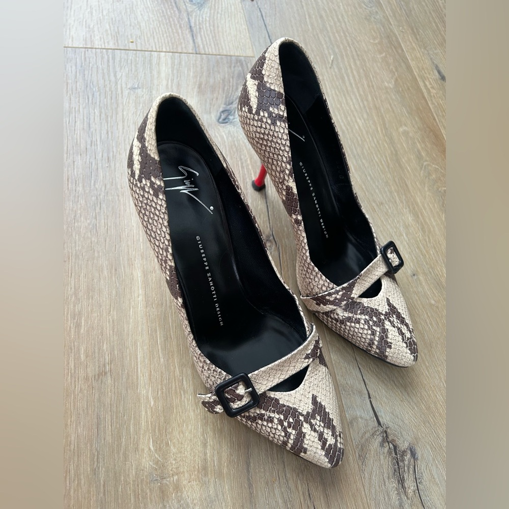 Giuseppe Zanotti Brown Snakeskin Heels with Red Sole - Picture 13 of 16